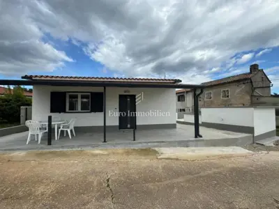 Renovirana kuća u blizini Labina - 13