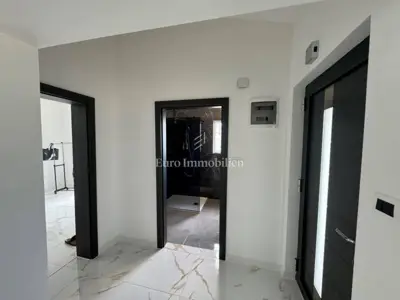 Renovirana kuća u blizini Labina - 6