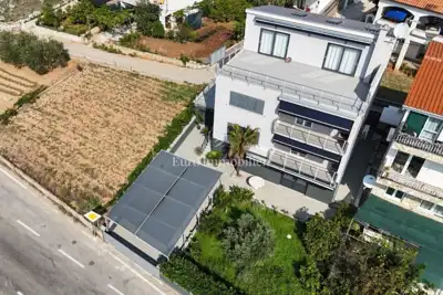 Kuća u Marini, 4 etaže i 3 stana - 13