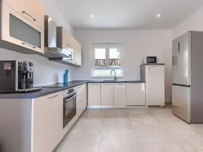 Kuća 154 m², Vodnjan - moderna prizemnica s bazenom - 9