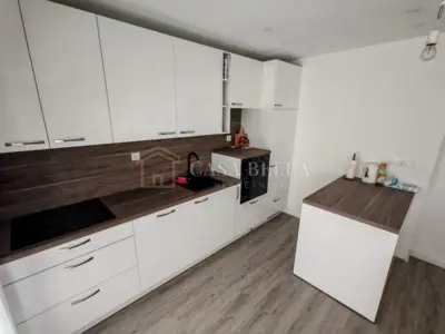 Apartment 65 m², Drenova - 2 rooms + living room, renovated - 11