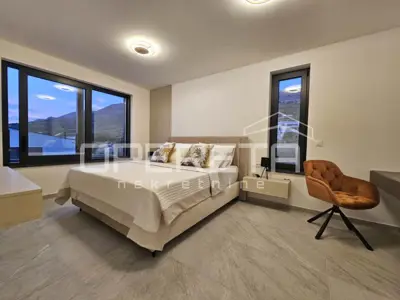 Villa 320 m², Podstrana - Meerblick und Pool - 9