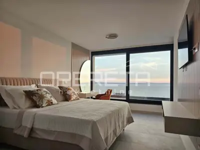 Villa 320 m², Podstrana - Meerblick und Pool - 10