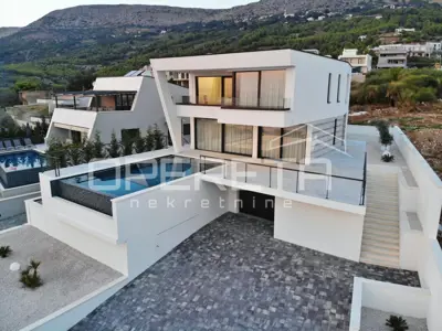 Vila 320 m², Podstrana - pogled na more i bazen