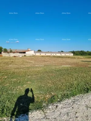 Građevinsko zemljište 701 m², Karlovići kod Žminja, mirna lokacija - 3