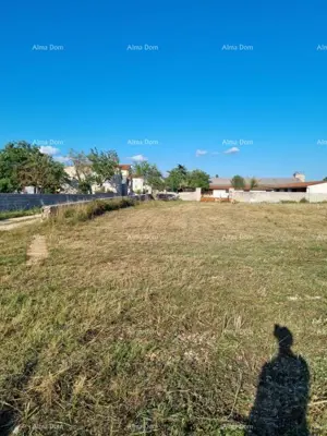 Građevinsko zemljište 701 m², Karlovići kod Žminja, mirna lokacija