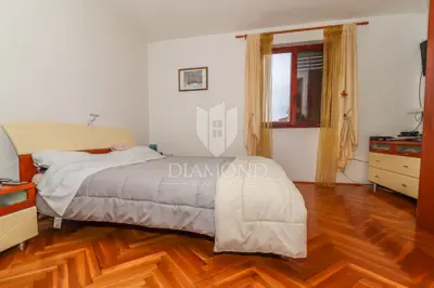 House 268 m², Rovinj center - 3 residential units - 6