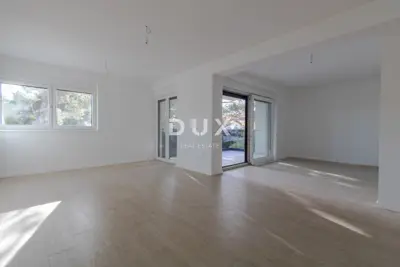 Stan 91,6 m², Pakoštane - 2 sobe, loggia i parkirno mjesto