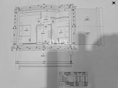 Haus 131 m², Tinjan - Pool und großzügiger Gartenbereich - 8