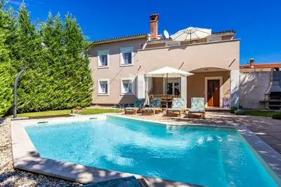 Kuća 131 m², Svetvinčenat - mirna okolica i priroda