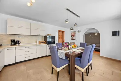 Kuća 131 m², Svetvinčenat - mirna okolica i priroda - 9