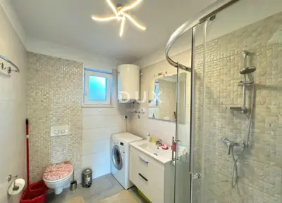 Stan 90,6 m², Medulin - 2 sobe, okućnica i bazen - 9