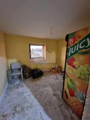 Haus 350 m², Križ - Wohn- und Geschäftsgebäude, zwei Garagen - 18