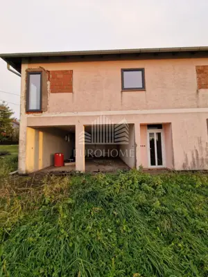Haus 350 m², Križ - Wohn- und Geschäftsgebäude, zwei Garagen - 8