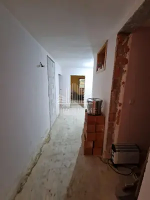 Haus 350 m², Križ - Wohn- und Geschäftsgebäude, zwei Garagen - 11