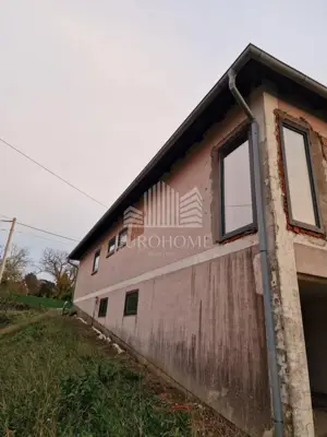 Haus 350 m², Križ - Wohn- und Geschäftsgebäude, zwei Garagen - 9