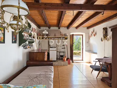 Steinhaus 60 m², Kornić - Garten und Garage - 4