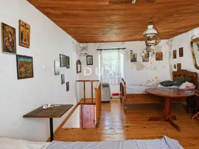 Steinhaus 60 m², Kornić - Garten und Garage - 9