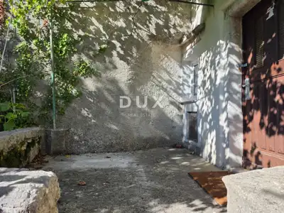 Steinhaus 60 m², Kornić - Garten und Garage - 3
