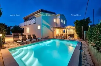 Kuća 260 m², Ližnjan - bazen i mediteranski vrt - 2
