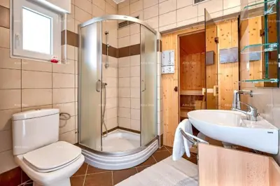 Kuća 260 m², Ližnjan - bazen i mediteranski vrt - 20