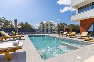 SPLIT- Villa in Kaštel Stari for rent 1.10.2026-1.5.2027 - 2