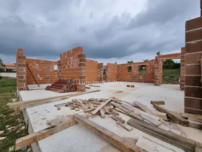 Kuća 195 m², Labin - prizemnica s bazenom - 10