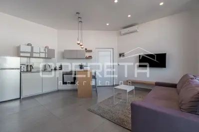 Wohnung 43 m², Umag - 100 m vom Meer und Blick auf den Yachthafen - 2