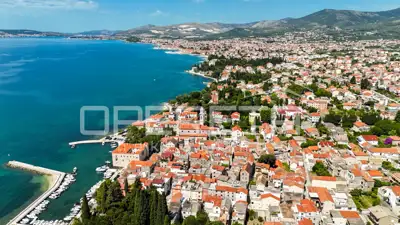 Kuća u nizu u staroj jezgri, Kaštel Lukšić, 90 m² - 9
