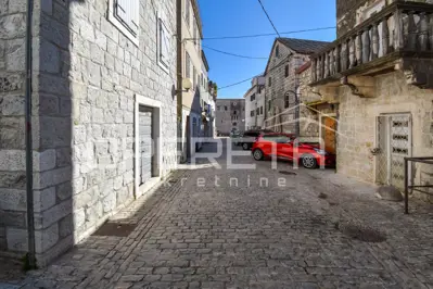 Kuća u nizu u staroj jezgri, Kaštel Lukšić, 90 m² - 19