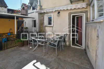 Kuća u nizu u staroj jezgri, Kaštel Lukšić, 90 m² - 4