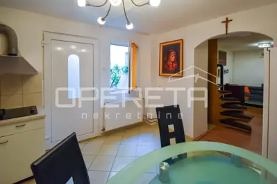 Kuća u nizu u staroj jezgri, Kaštel Lukšić, 90 m² - 7