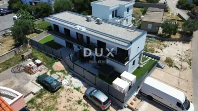 Doppelhaus 116 m², Vrsi - Meerblick
