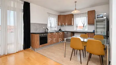 Sesvete, Namješten trosoban stan, 69 m², parking, 2.kat