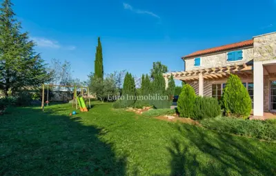 Kuća 319 m², Višnjan - bazen i uređena okućnica - 6