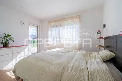 House for sale in Kaštelir, 186 m² - 11