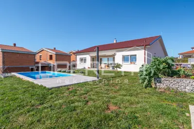 House for sale in Kaštelir, 186 m²