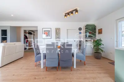 House for sale in Kaštelir, 186 m² - 7