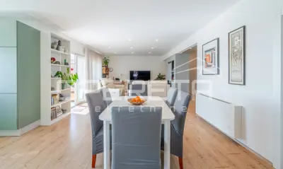 House for sale in Kaštelir, 186 m² - 2