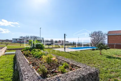 House for sale in Kaštelir, 186 m² - 16