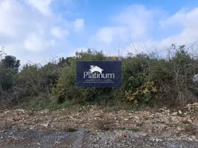 Building plot 623 m², Pula, Veli vrh - quiet location - 2