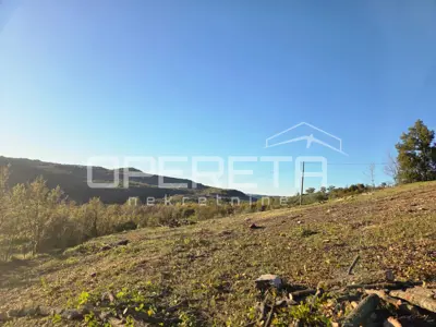 Građevinsko zemljište 1.965 m², Motovun - panoramski pogled