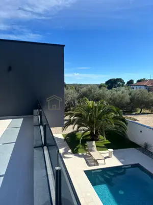 Pula, Villa, 256 m² + okućnica 733 m² - 8