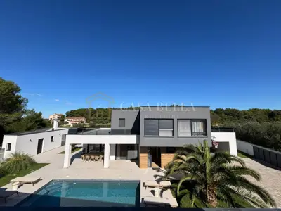 Pula, Villa, 256 m² + okućnica 733 m²