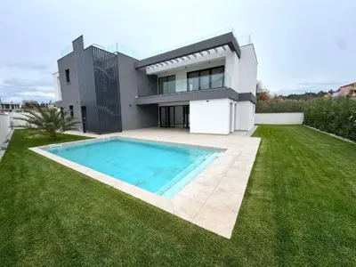 House for sale in Pomer, 167 m²