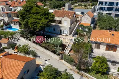 Haus, Brač, 164 m², 785 000 €
