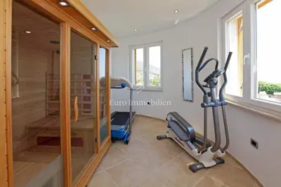 Luksuzna villa na top lokaciji s prekrasnim pogledom na more - 12