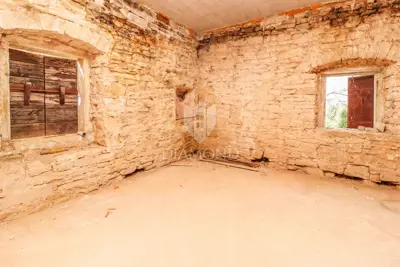 Kuća 331 m², Rovinj okolica - mirna ulica - 12