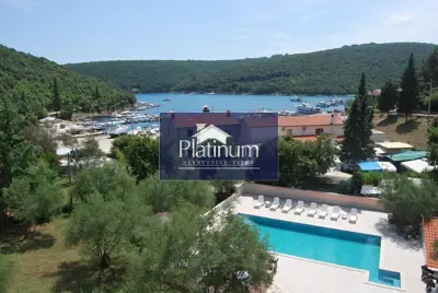 Hotel 1.700 m², Marčana - erste Reihe zum Meer