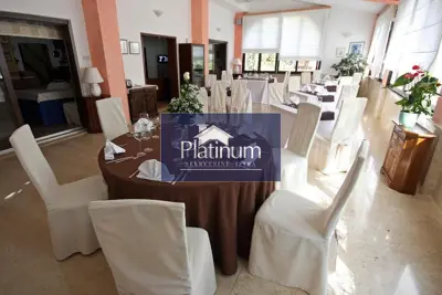 Hotel 1,700 m², Marčana - first row to the sea - 19